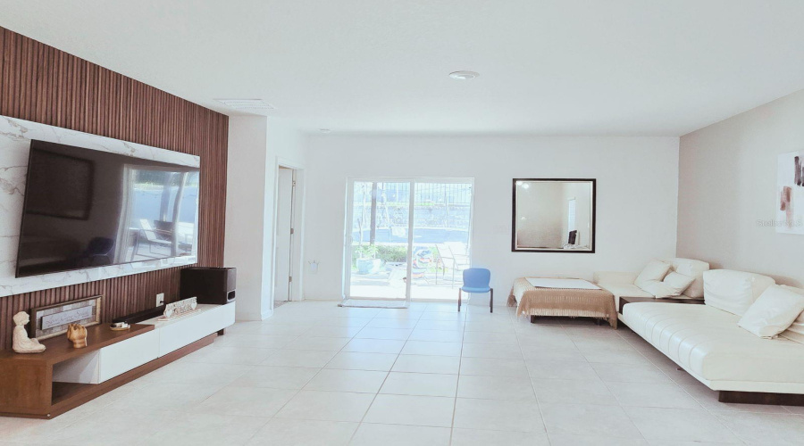Davenport, Florida 33837, 5 Bedroom Bedrooms, ,2 Bathroombathrooms,Residential,For Sale,Gentle Rain,0,Mfrs5156123