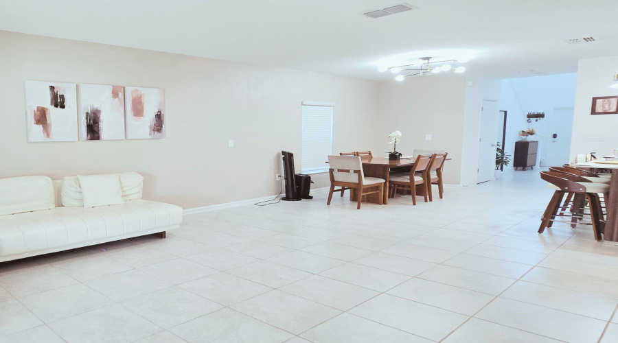 Davenport, Florida 33837, 5 Bedroom Bedrooms, ,2 Bathroombathrooms,Residential,For Sale,Gentle Rain,0,Mfrs5156123