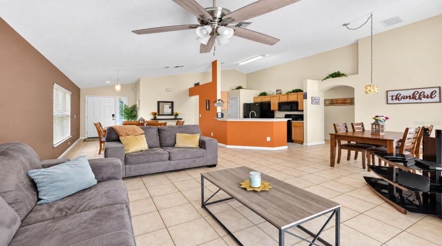 Davenport, Florida 33897, 4 Bedroom Bedrooms, ,3 Bathroombathrooms,Residential,For Sale,Saragossa Ave,0,Mfrg5117432