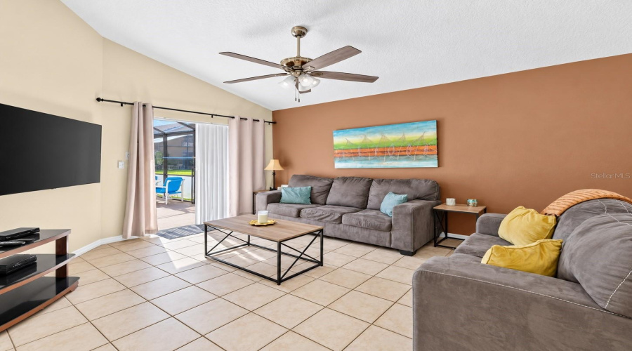 Davenport, Florida 33897, 4 Bedroom Bedrooms, ,3 Bathroombathrooms,Residential,For Sale,Saragossa Ave,0,Mfrg5117432