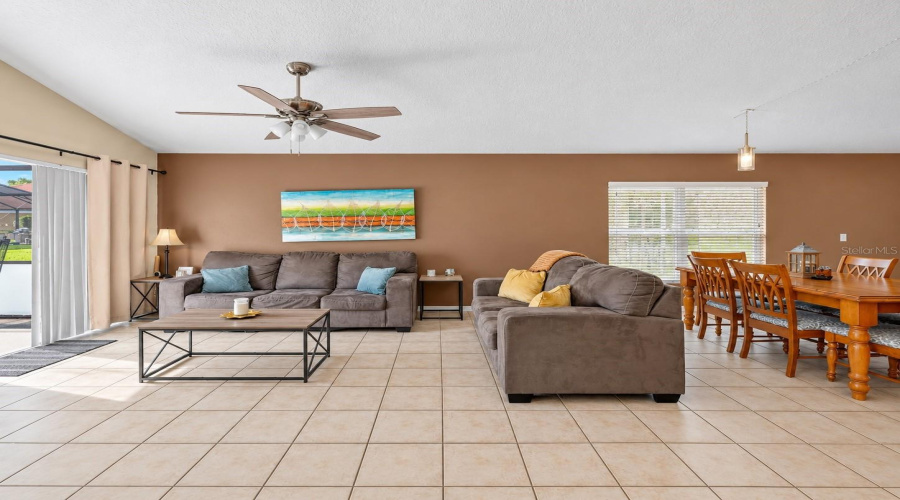 Davenport, Florida 33897, 4 Bedroom Bedrooms, ,3 Bathroombathrooms,Residential,For Sale,Saragossa Ave,0,Mfrg5117432