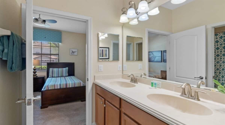 Davenport, Florida 33896, 4 Bedroom Bedrooms, ,3 Bathroombathrooms,Residential,For Sale,Moon Valley,0,Mfrs5157056