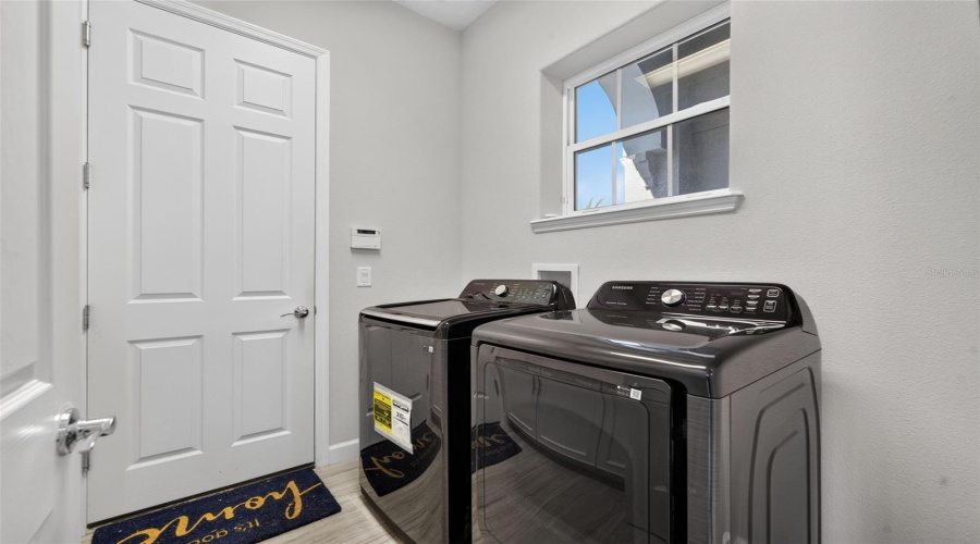 Davenport, Florida 33837, 4 Bedroom Bedrooms, ,3 Bathroombathrooms,Residential,For Sale,Lancaster Ridge,0,Mfrs5156842