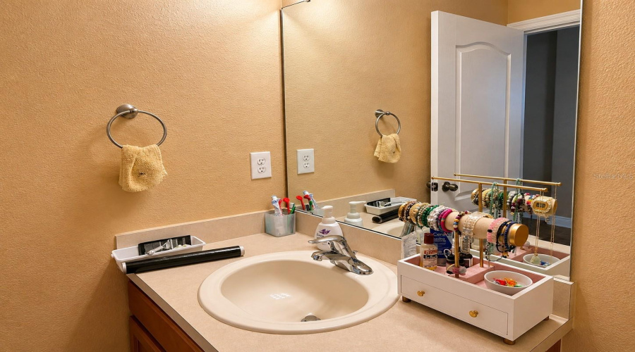 Davenport, Florida 33897, 2 Bedroom Bedrooms, ,2 Bathroombathrooms,Residential,For Sale,Weymouth,0,Mfrs5154571