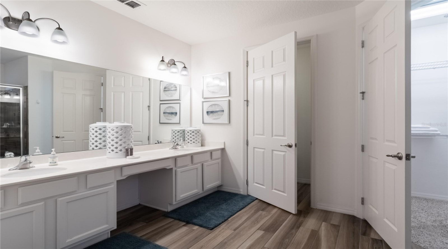 Davenport, Florida 33837, 5 Bedroom Bedrooms, ,5 Bathroombathrooms,Residential,For Sale,Broad Oak,0,Mfro6439875