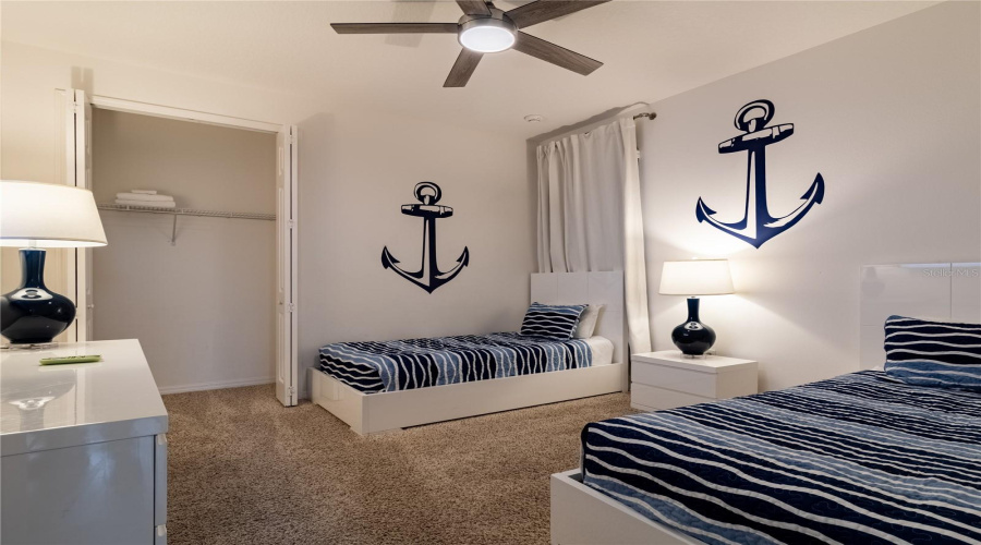 Davenport, Florida 33837, 5 Bedroom Bedrooms, ,5 Bathroombathrooms,Residential,For Sale,Broad Oak,0,Mfro6439875