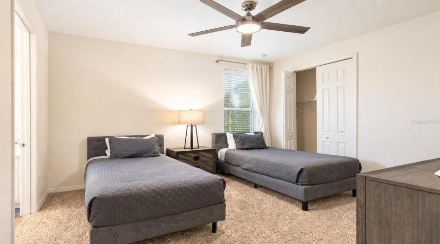 Davenport, Florida 33837, 5 Bedroom Bedrooms, ,5 Bathroombathrooms,Residential,For Sale,Broad Oak,0,Mfro6439875
