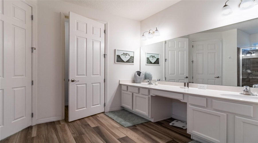Davenport, Florida 33837, 5 Bedroom Bedrooms, ,5 Bathroombathrooms,Residential,For Sale,Broad Oak,0,Mfro6439875