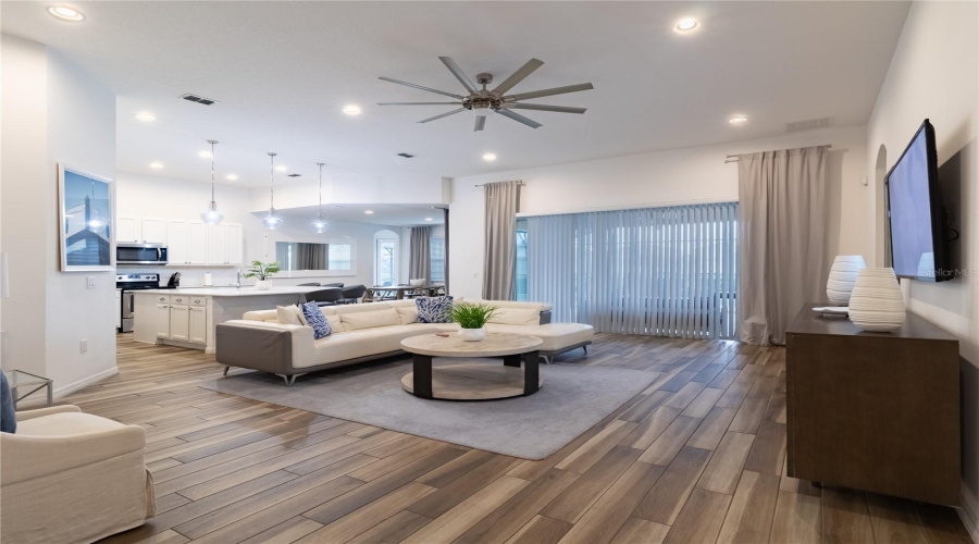 Davenport, Florida 33837, 5 Bedroom Bedrooms, ,5 Bathroombathrooms,Residential,For Sale,Broad Oak,0,Mfro6439875