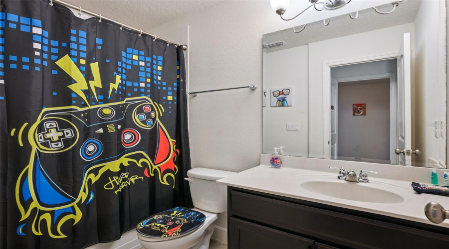 Davenport, Florida 33837, 6 Bedroom Bedrooms, ,6 Bathroombathrooms,Residential,For Sale,Oaktree,0,Mfrs5156338