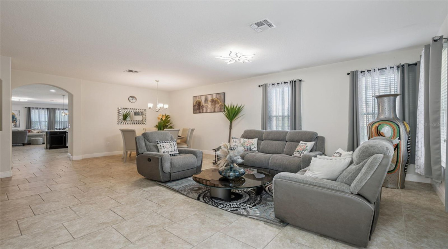 Davenport, Florida 33837, 6 Bedroom Bedrooms, ,6 Bathroombathrooms,Residential,For Sale,Oaktree,0,Mfrs5156338
