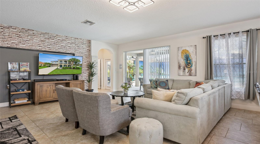 Davenport, Florida 33837, 6 Bedroom Bedrooms, ,6 Bathroombathrooms,Residential,For Sale,Oaktree,0,Mfrs5156338