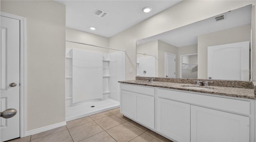 Davenport, Florida 33837, 4 Bedroom Bedrooms, ,2 Bathroombathrooms,Residential,For Sale,Sugarwood,0,Mfro6388679