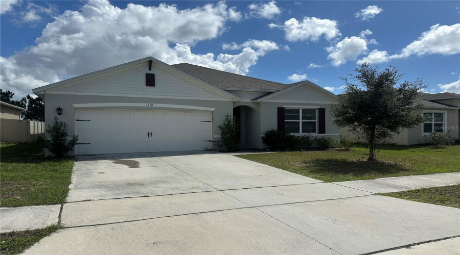 Davenport, Florida 33837, 4 Bedroom Bedrooms, ,2 Bathroombathrooms,Residential,For Sale,Sugarwood,0,Mfro6388679