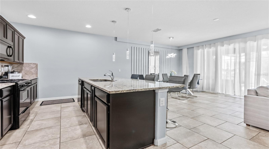 Davenport, Florida 33837, 4 Bedroom Bedrooms, ,3 Bathroombathrooms,Residential,For Sale,Terrasonesta Dr,0,Mfro6439908