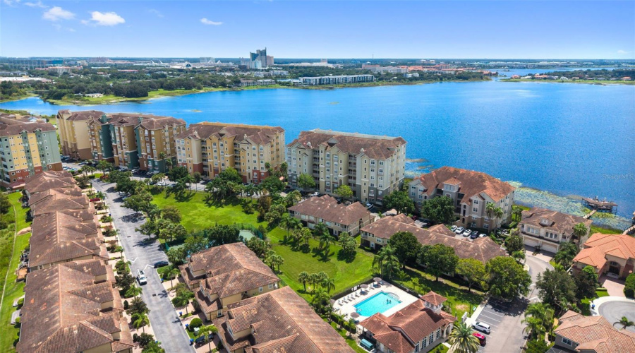 Orlando, Florida 32836, 3 Bedroom Bedrooms, ,2 Bathroombathrooms,Residential,For Sale,The Esplanade,0,Mfro6436023