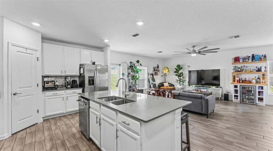 Davenport, Florida 33837, 5 Bedroom Bedrooms, ,2 Bathroombathrooms,Residential,For Sale,Pomelo,0,Mfrl4964888