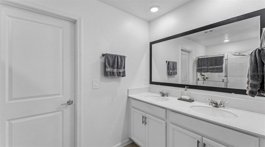 Davenport, Florida 33837, 5 Bedroom Bedrooms, ,2 Bathroombathrooms,Residential,For Sale,Pomelo,0,Mfrl4964888