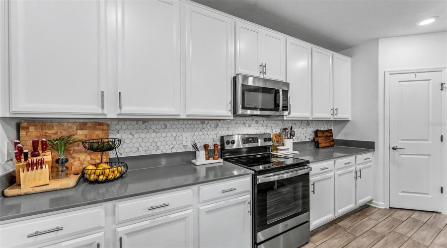 Davenport, Florida 33837, 5 Bedroom Bedrooms, ,2 Bathroombathrooms,Residential,For Sale,Pomelo,0,Mfrl4964888