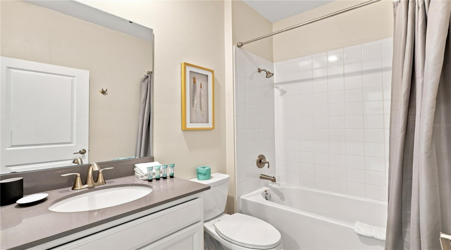 Davenport, Florida 33896, 5 Bedroom Bedrooms, ,5 Bathroombathrooms,Residential,For Sale,Drop Shot,0,Mfrp4939795