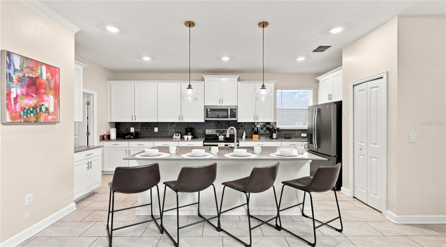 Davenport, Florida 33896, 5 Bedroom Bedrooms, ,5 Bathroombathrooms,Residential,For Sale,Drop Shot,0,Mfrp4939795