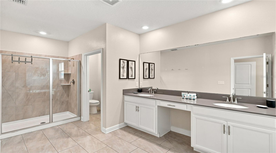 Davenport, Florida 33896, 5 Bedroom Bedrooms, ,5 Bathroombathrooms,Residential,For Sale,Drop Shot,0,Mfrp4939795