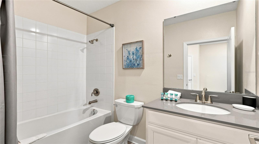 Davenport, Florida 33896, 5 Bedroom Bedrooms, ,5 Bathroombathrooms,Residential,For Sale,Drop Shot,0,Mfrp4939795