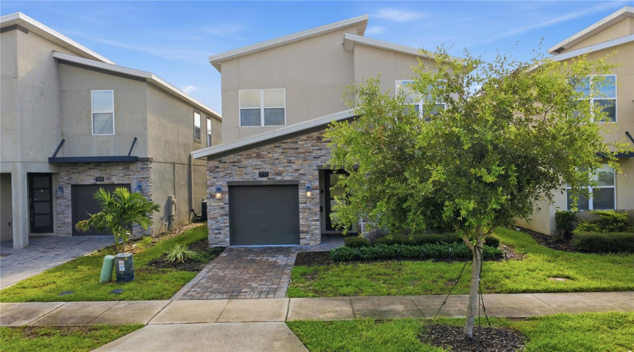 Davenport, Florida 33896, 5 Bedroom Bedrooms, ,5 Bathroombathrooms,Residential,For Sale,Drop Shot,0,Mfrp4939795