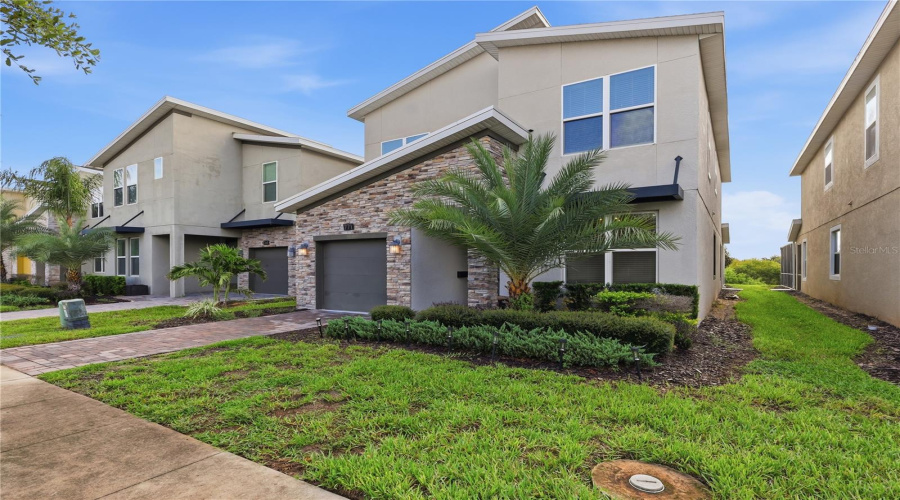 Davenport, Florida 33896, 5 Bedroom Bedrooms, ,5 Bathroombathrooms,Residential,For Sale,Drop Shot,0,Mfrp4939795