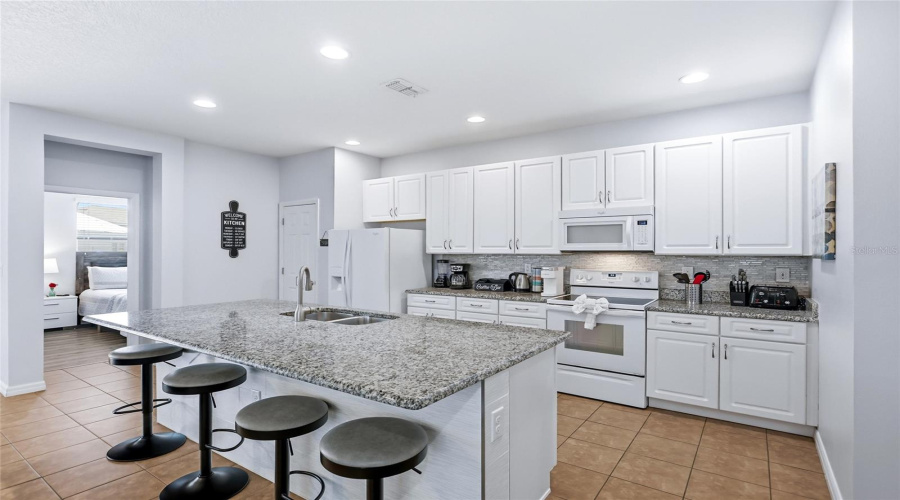 Davenport, Florida 33837, 4 Bedroom Bedrooms, ,3 Bathroombathrooms,Residential,For Sale,Victoria,0,Mfrs5156914
