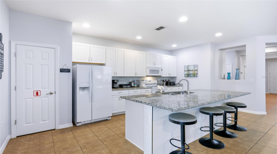 Davenport, Florida 33837, 4 Bedroom Bedrooms, ,3 Bathroombathrooms,Residential,For Sale,Victoria,0,Mfrs5156914