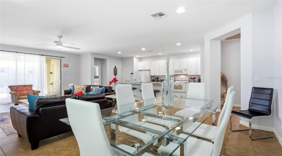 Davenport, Florida 33837, 4 Bedroom Bedrooms, ,3 Bathroombathrooms,Residential,For Sale,Victoria,0,Mfrs5156914