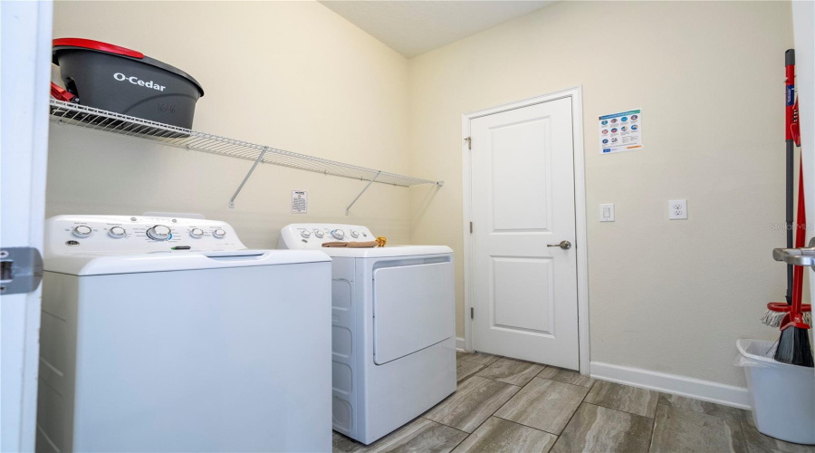Davenport, Florida 33896, 5 Bedroom Bedrooms, ,5 Bathroombathrooms,Residential,For Sale,Moon Valley,0,Mfro6397295
