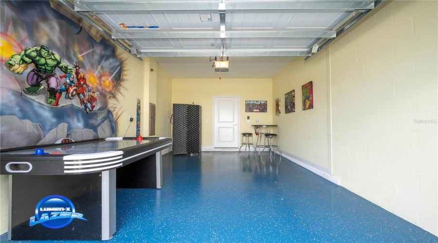 Garage /Gameroom
