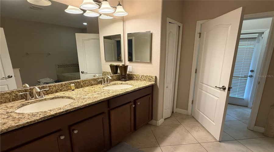Davenport, Florida 33896, 8 Bedroom Bedrooms, ,5 Bathroombathrooms,Residential,For Sale,Wexford,0,Mfro6436732