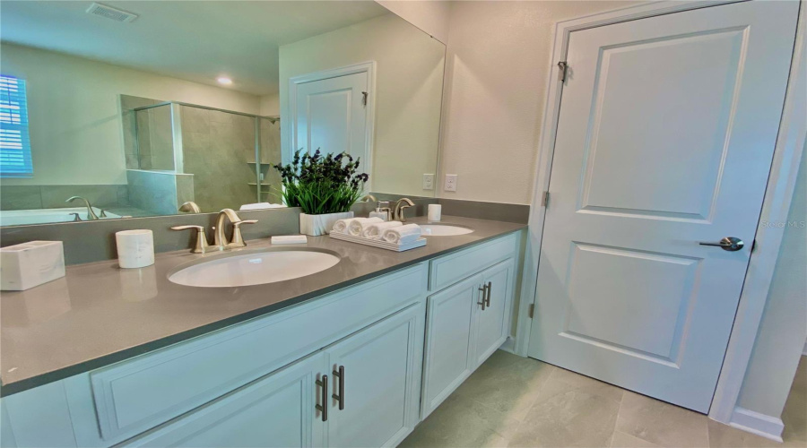 Davenport, Florida 33896, 7 Bedroom Bedrooms, ,6 Bathroombathrooms,Residential,For Sale,Drop Shot,0,Mfro6342105