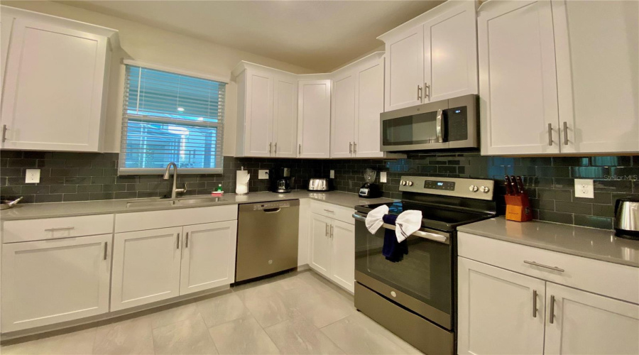 Davenport, Florida 33896, 7 Bedroom Bedrooms, ,6 Bathroombathrooms,Residential,For Sale,Drop Shot,0,Mfro6342105