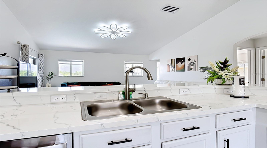 Davenport, Florida 33897, 4 Bedroom Bedrooms, ,2 Bathroombathrooms,Residential,For Sale,Hillcrest,0,Mfro6404200
