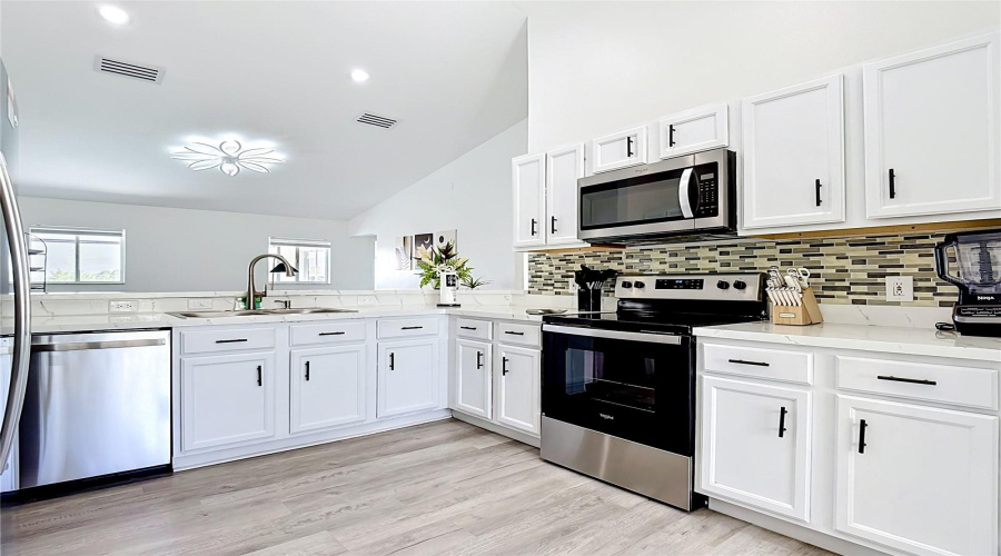 Davenport, Florida 33897, 4 Bedroom Bedrooms, ,2 Bathroombathrooms,Residential,For Sale,Hillcrest,0,Mfro6404200