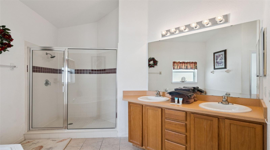 Davenport, Florida 33837, 4 Bedroom Bedrooms, ,3 Bathroombathrooms,Residential,For Sale,Vizcay,0,Mfrs5157148
