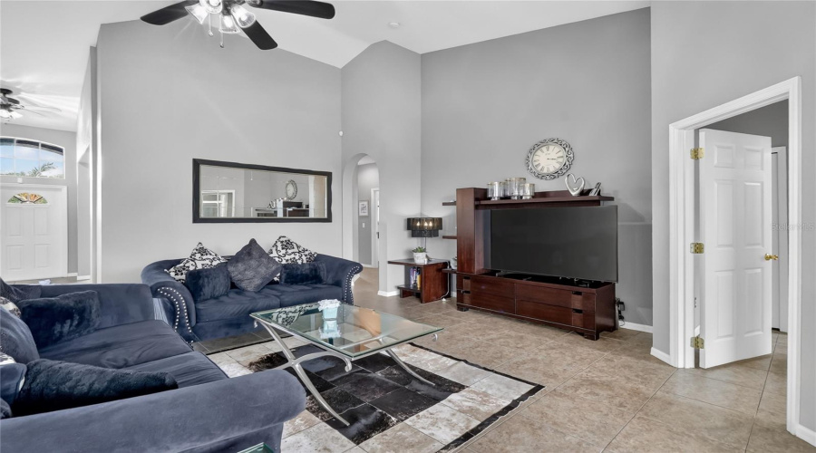 Davenport, Florida 33897, 4 Bedroom Bedrooms, ,3 Bathroombathrooms,Residential,For Sale,Belfry,0,Mfro6439856