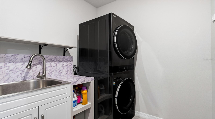 Davenport, Florida 33837, 3 Bedroom Bedrooms, ,2 Bathroombathrooms,Residential,For Sale,Congaree,0,Mfro6440260
