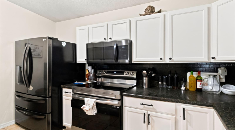 Davenport, Florida 33897, 3 Bedroom Bedrooms, ,2 Bathroombathrooms,Residential,For Sale,Highway 27,0,Mfro6439721