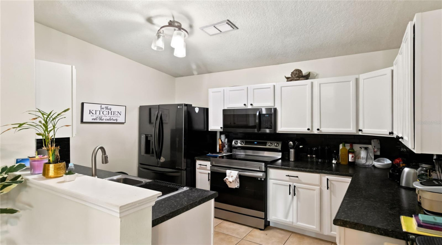 Davenport, Florida 33897, 3 Bedroom Bedrooms, ,2 Bathroombathrooms,Residential,For Sale,Highway 27,0,Mfro6439721