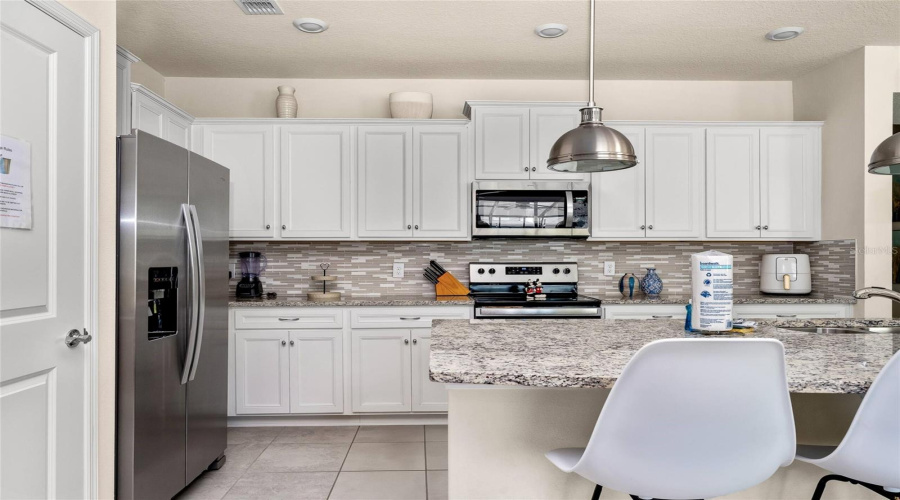 Davenport, Florida 33897, 5 Bedroom Bedrooms, ,4 Bathroombathrooms,Residential,For Sale,Lana,0,Mfro6439320