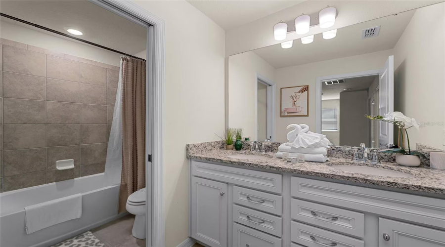 Davenport, Florida 33897, 5 Bedroom Bedrooms, ,4 Bathroombathrooms,Residential,For Sale,Lana,0,Mfro6439320