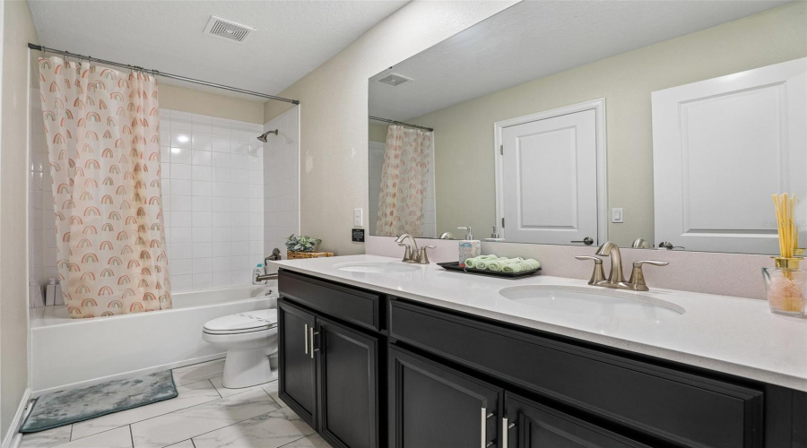 Davenport, Florida 33896, 8 Bedroom Bedrooms, ,5 Bathroombathrooms,Residential,For Sale,Sommerset Hills,0,Mfro6437880