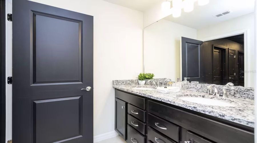 Davenport, Florida 33897, 5 Bedroom Bedrooms, ,4 Bathroombathrooms,Residential,For Sale,Lana,0,Mfro6266112