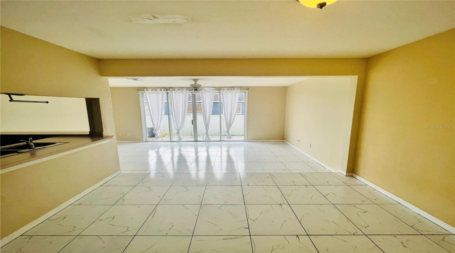 Davenport, Florida 33897, 4 Bedroom Bedrooms, ,3 Bathroombathrooms,Residential,For Sale,Mango,0,Mfro6378834