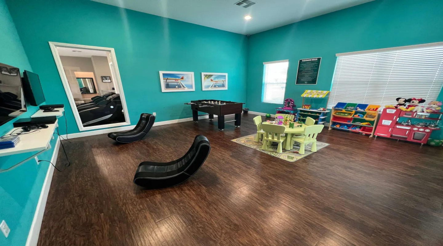 Kissimmee, Florida 34747, 4 Bedroom Bedrooms, ,3 Bathroombathrooms,Residential,For Sale,Gold,0,Mfro6390841